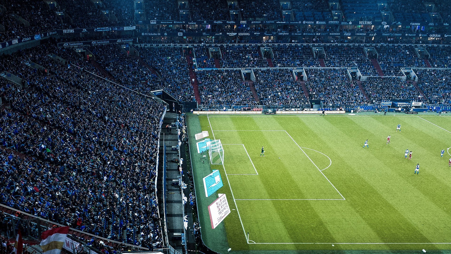 “马科斯·梅特罗的速度与敏捷,成为阿根廷美洲狮队防守的核心力量”